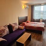 Europroperties Yalta דירה *