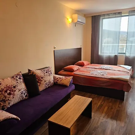 Europroperties Yalta Apartmán *