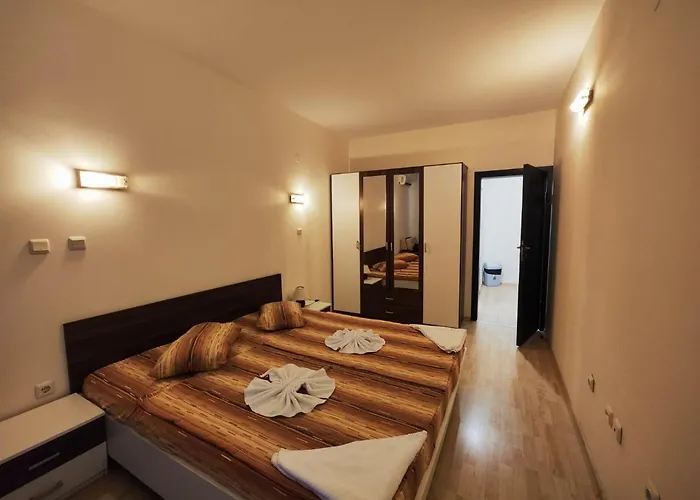 Europroperties Yalta * Golden Sands