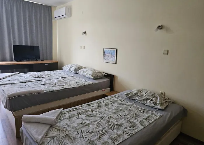 Europroperties Yalta * Golden Sands