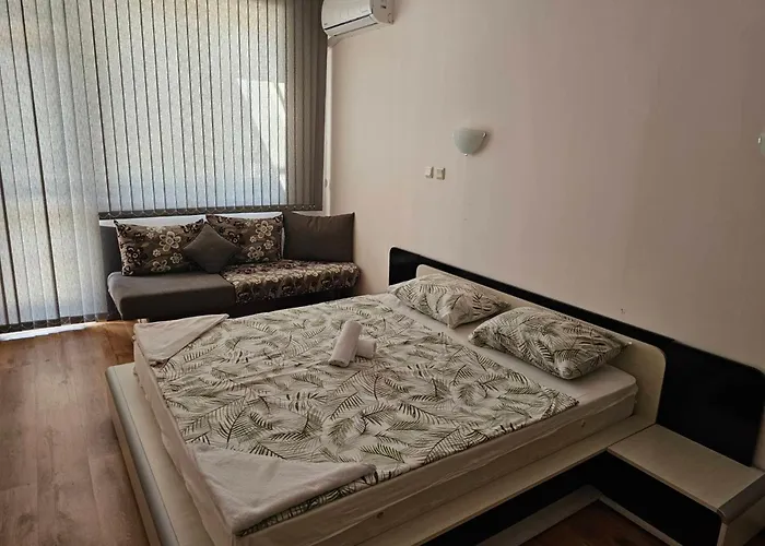 Europroperties Yalta * Golden Sands